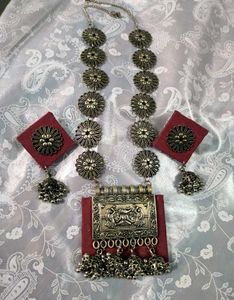 Oxidized Maroon Neck Set 💝