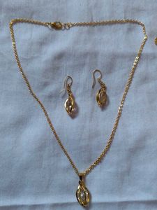 Neckless With Studs