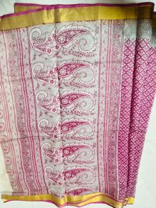 Elegant Paisley Print Saree