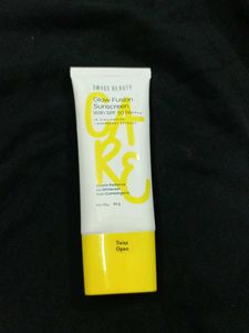 Swiss Beauty Glow Fusion Sunscreen &amp; Dew Lock Mois