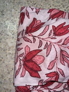 Floral Print Sleeveless Kurta size is M