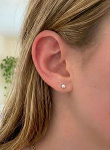 Elegant Simple Pearl Stud Earrings