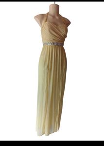 Beautiful yellow gown 😍