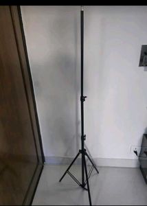 7 Ft Adjustable Tripod