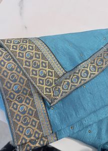 Elegant Blue Saree with Gold Border  blouse p