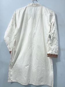 Elegant White Embroidered Kurta