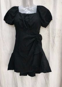 I. Chic Black Puff Sleeve Dress
