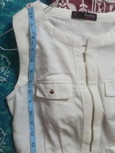 Chic White Sleeveless Dress