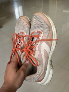 Comfortable Women's Sports Shoes