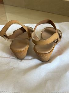 Stylish Tan Flat Sandals