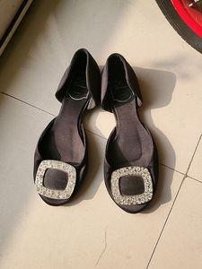 Roger Vivier Flats