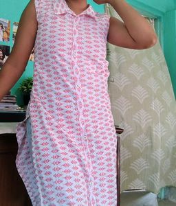 Chic Sleeveless Pink Printed Kurta
