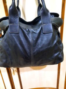 Chic Two-Tone Leather Handbag