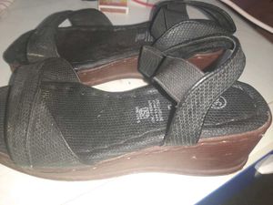 Comfortable Black Wedge Sandals