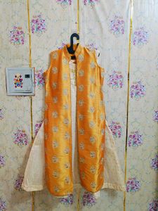 🇳🇿💫🎀Elegant Orange &amp; Cream Ethnic Gown