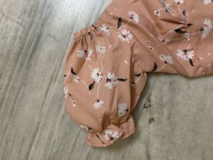 Balloon Sleeve Crop Top
