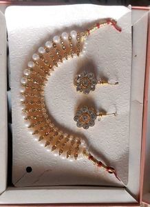 Elegant Pearl &amp; Gold Necklace Set
