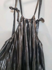 forever 21 never worn - Metallic Pleated Strappy D