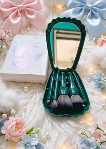 🆕Cute Seashell Makeup Brush Set