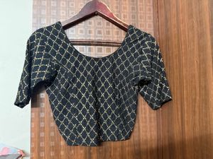Black &amp; Gold Blouse 🖤