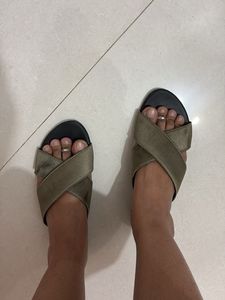 Stylish Cross Strap Sandals