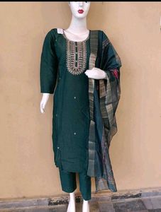 Elegant Green Embroidered Kurta Set