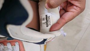 Stylish White &amp; Pink Sneakers