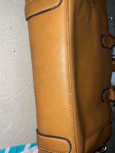 handbag in good condition