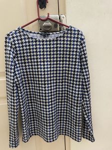 Houndstooth Print Long Sleeve Top