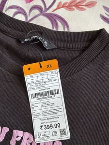 Cute Graphic T-Shirt,it's xl but L n M size also c