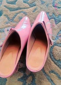 SHOETOPIA SANDAL WITH BLOCK HEELS