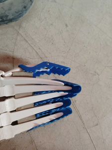 5 pc Of aligator clip for salon