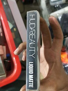 Huda Beauty Liquid Matte Lipstick