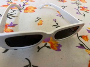 Chic White Rectangular Sunglasses