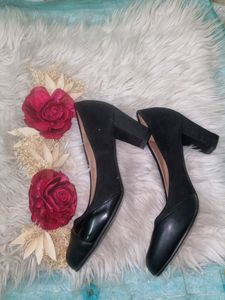 The almost new black heel