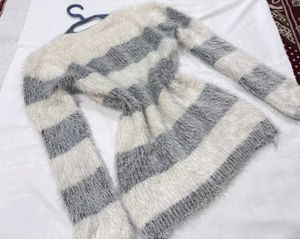 🎁Pinterest White Furr Sweater C