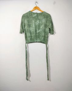 Max Green Graphic Tie-Back Top