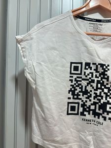 Kenneth Cole White T-Shirt Bust- 36