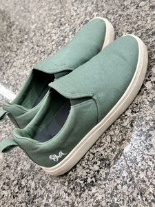 Neeman’a cool slip on sneakers