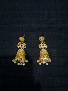 Elegant Pearl and Gold Jhumka Earrings