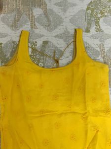 Vibrant Yellow Kurta with multivolour dupatta 💐✨