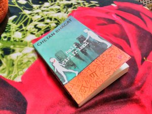 🆕 Half Girlfriend Book Chetan Bhagat Paperback