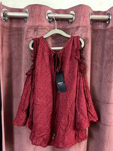 Chic Red Cold Shoulder Top