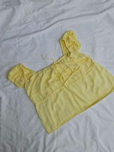 Butter yellow top
