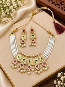 Stunning Kundan Necklace & Earring Set