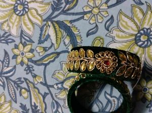Exquisite Emerald Green Velvet Bangles