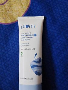 Plum Rice Water & Niacinamide Face Wash