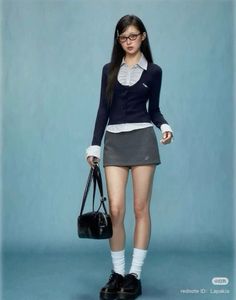 Grey pleaded mini skirt