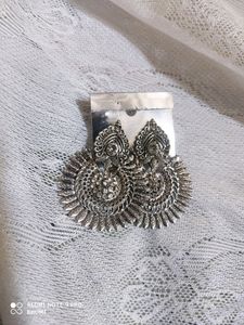 Earings