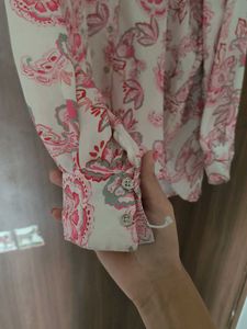 Pretty Floral Print Button-Up Shirt